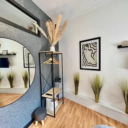 Bonjour Apartment *
